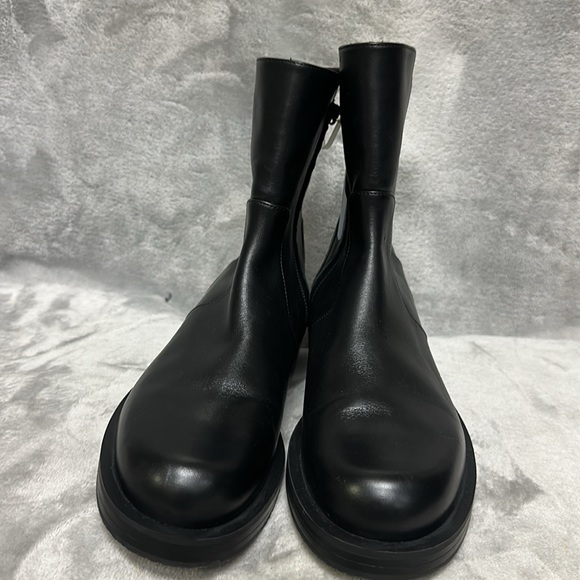 STUART WEITZMAN BOLD CLASSIC ANKLE BOOTS SIZE 7B - Picture 4 of 9